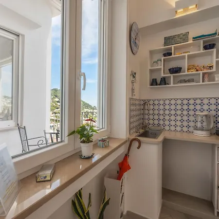 בית הארחה Casa Leucosia קאפרי