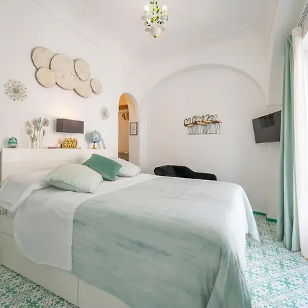 Casa Leucosia 3*