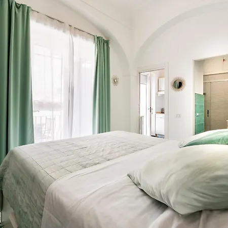 Casa Leucosia 3* קאפרי